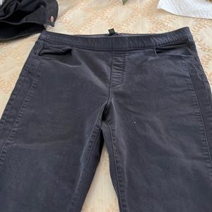 Susan Graver black denim capris with 4buttons on bottom size 14